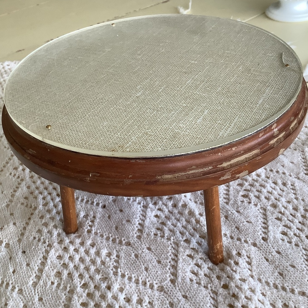 Cute Vintage Small MCM Plant Stand Riser